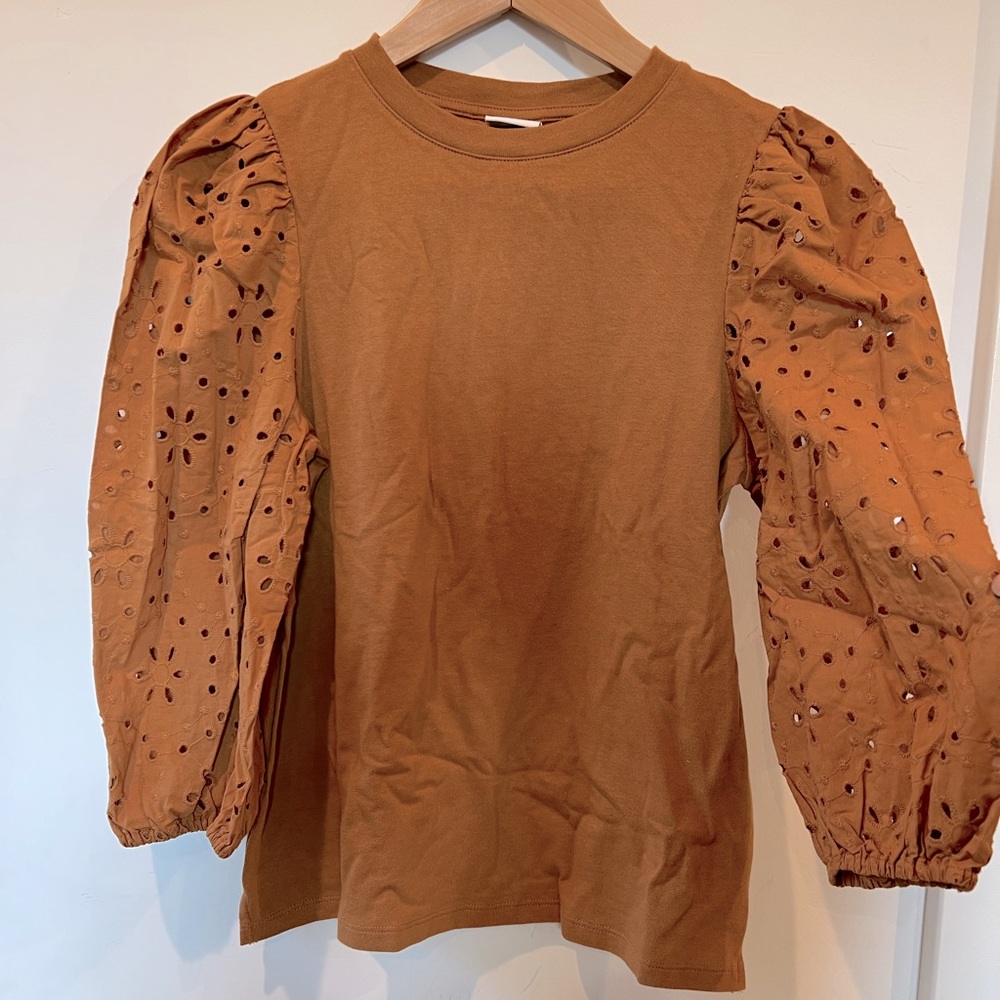 Copper T-shirt top with Eyelet Puff Sleeves